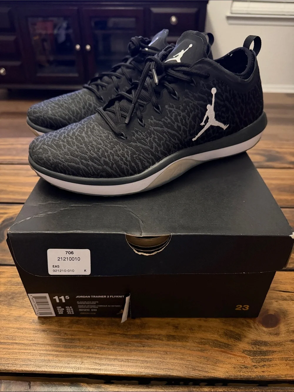 Jordan Trainer 2 FlyKnit. Sz. 11.5